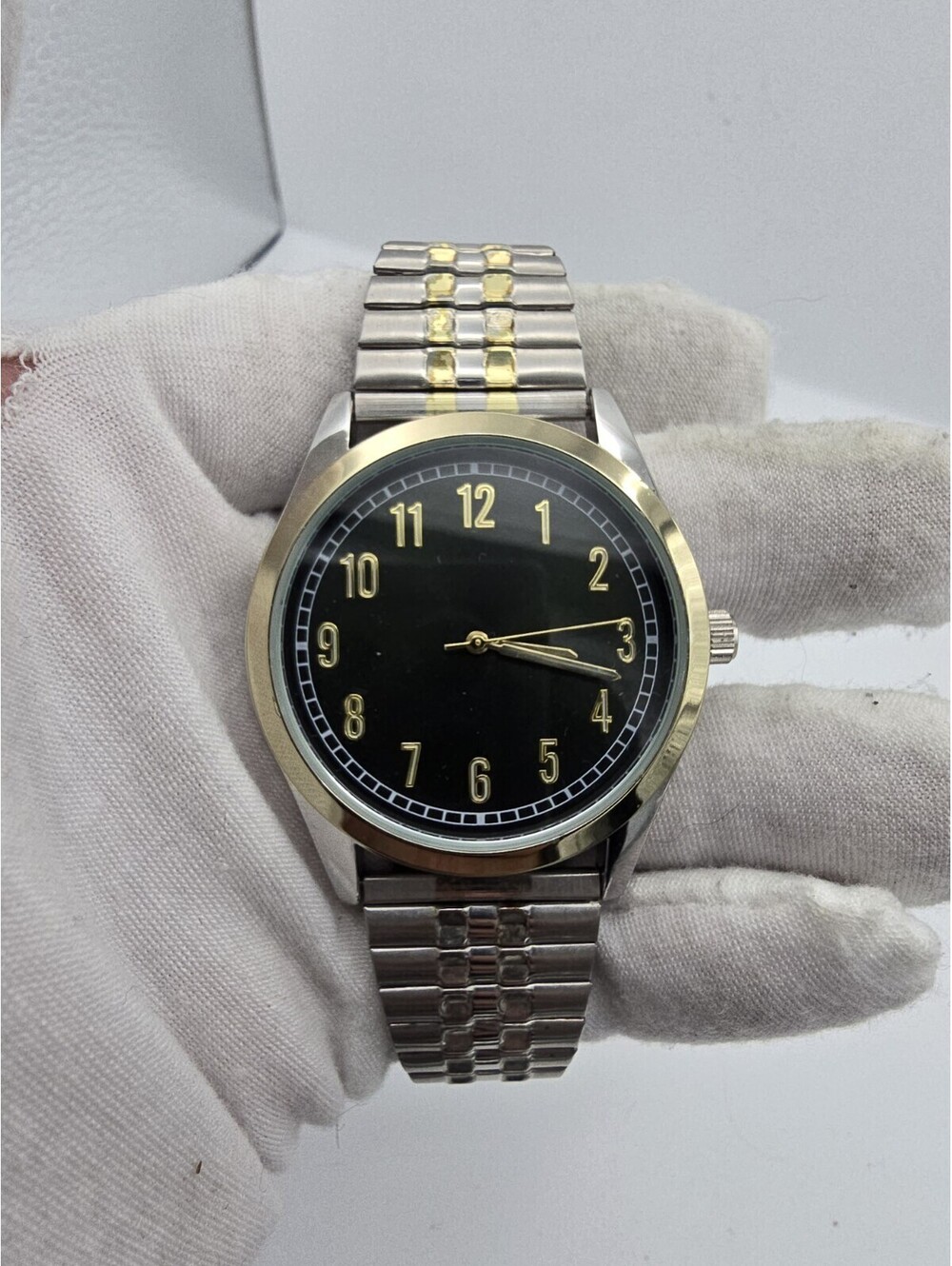 George Men's Watch Round Black Dial on a Two-Tone Expansion Stretch Wrist Band!